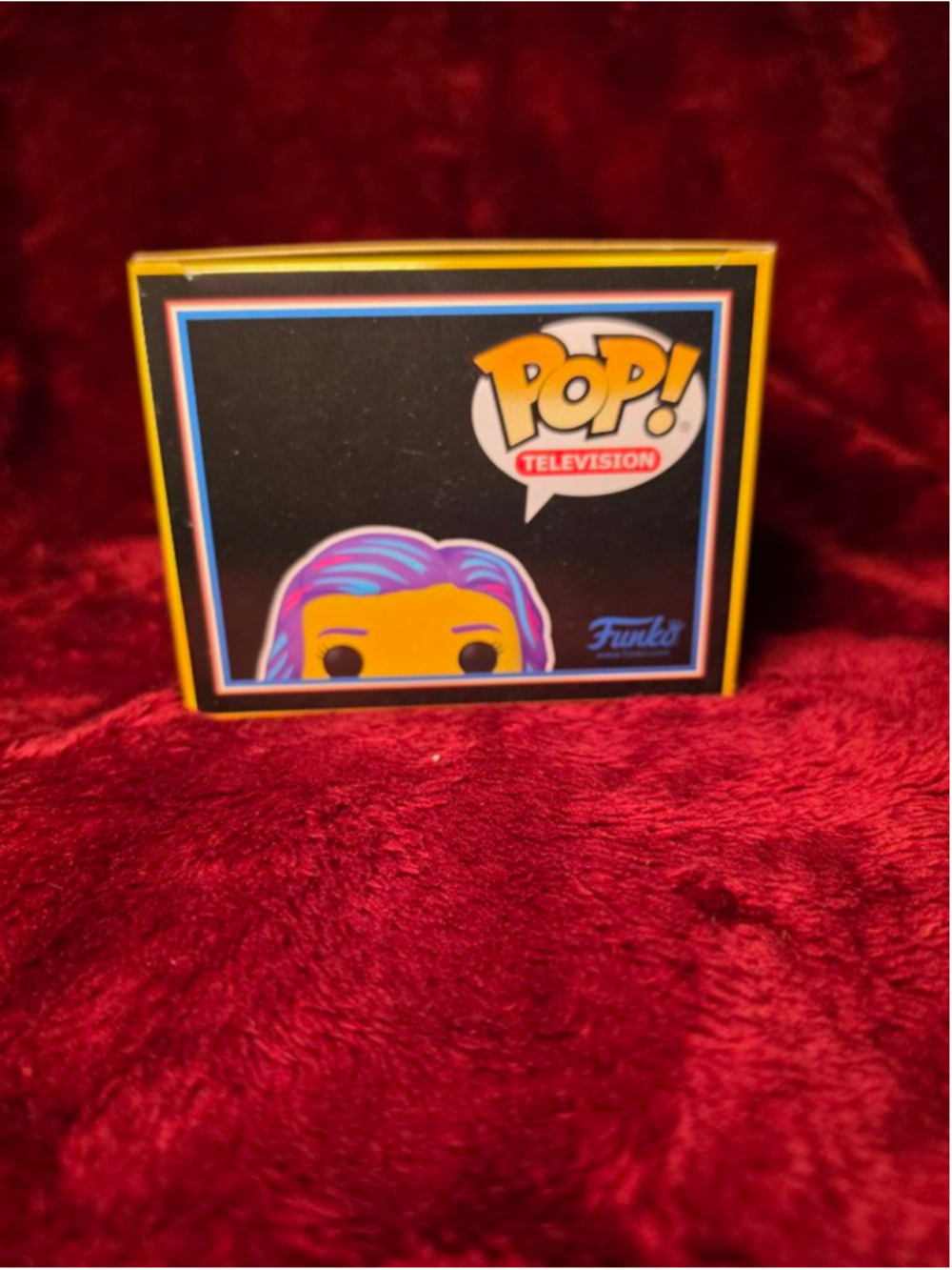 Funko Pop! #802 Stranger Things Eleven Action Figure yellow and purple - Picture 5 of 5